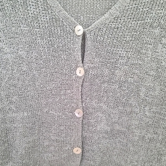 Valerie Stevens Gray Wrap Knit Pearl Button Cardigan Sweater Size Small - Picture 2 of 9